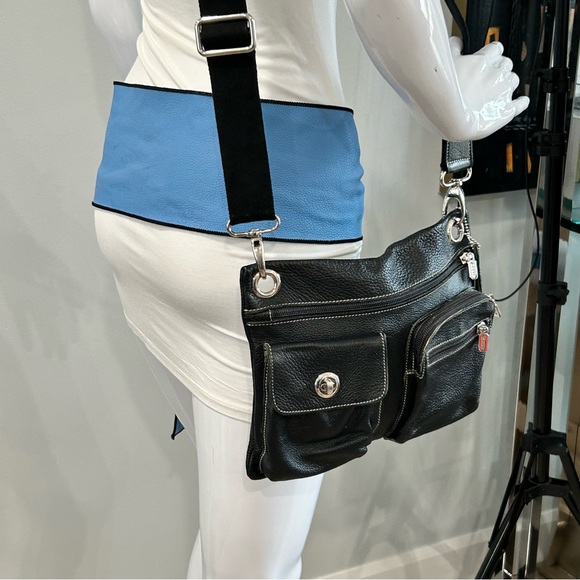 Roots Vintage Village Crossbody Bag Like New Black Pebble Leather - Picture 4 of 13